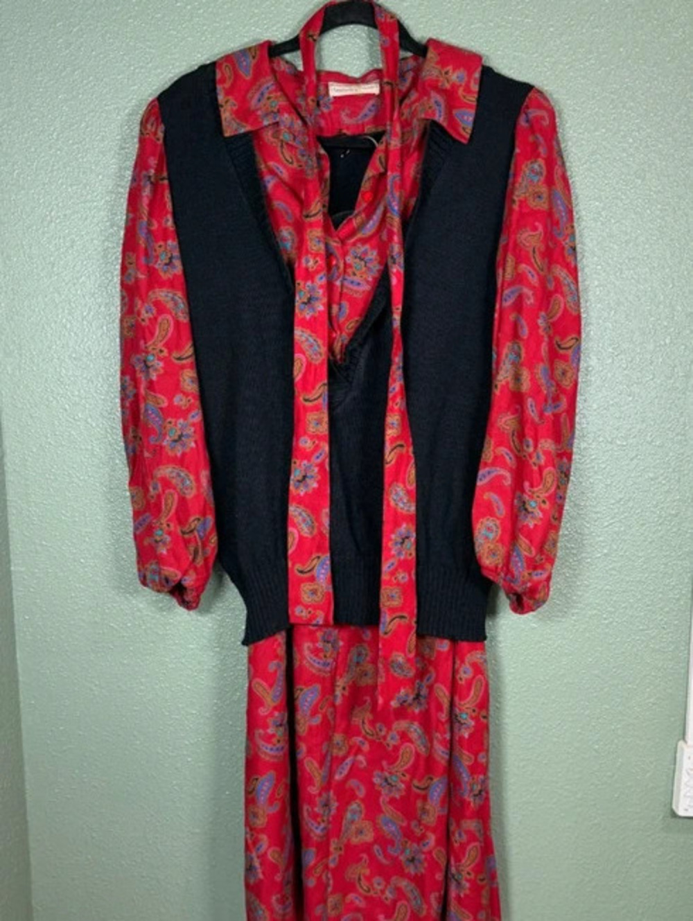 True Vintage 70s Red and Black Paisley 3 Piece Set Size M